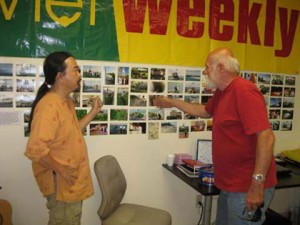 Triển lãm ảnh “Trường Sa trong mắt chúng tôi” tại tòa soạn báo Việt Weekly, thành phố Garden Grove, Nam California, Mỹ, tháng 5/2012