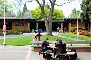 Foothill và De Anza có học phí phải chăng, phù hợp với tài chính của nhiều gia đình Việt Nam.